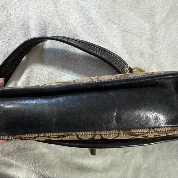 Coach Tan and Black Signature Shoulder Bag - Picture 4 of 5
